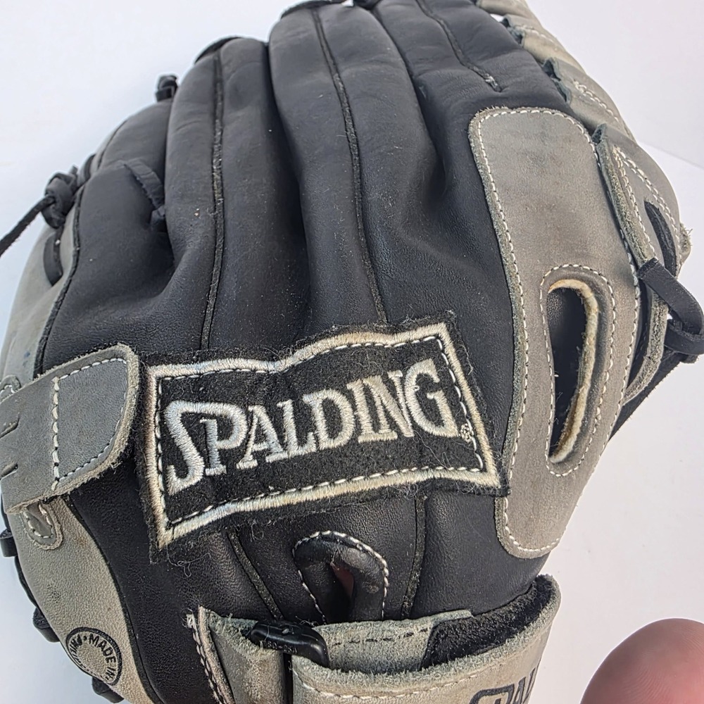 Spalding 18435 Baseball Softball Glove 13.5" Top Grain Leather RHT Black Gray